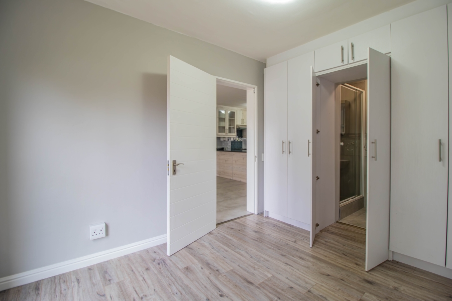 To Let 3 Bedroom Property for Rent in Greenways Golf Estate Western Cape